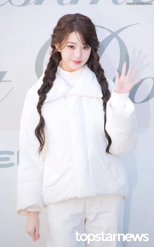 Jang Won-young  장원영 WONYOUNG photo 12 of 5846