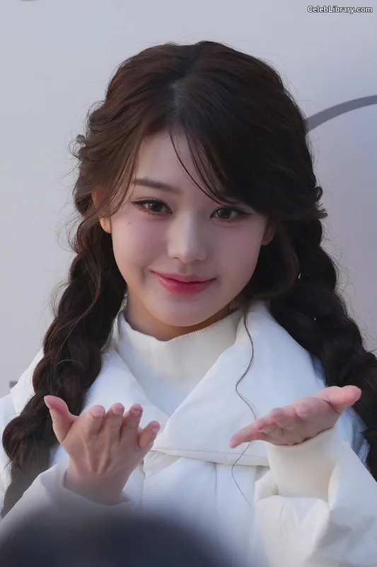 Jang Won-young  장원영 WONYOUNG photo 5 of 5846