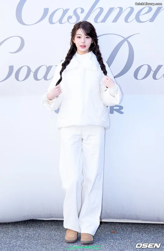 Jang Won-young  장원영 WONYOUNG photo 8 of 5846