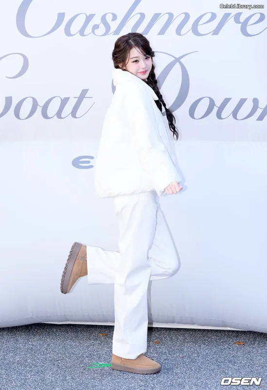 Jang Won-young  장원영 WONYOUNG photo 10 of 5846