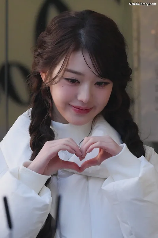 Jang Won-young  장원영 WONYOUNG photo 12 of 5846