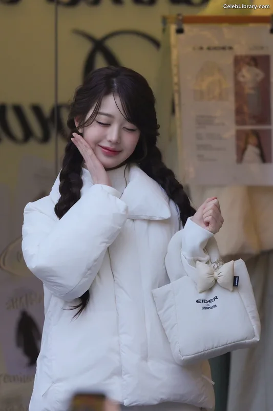 Jang Won-young  장원영 WONYOUNG photo 15 of 5846