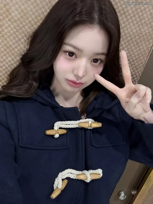 Jang Won-young  장원영 WONYOUNG photo 2 of 5846