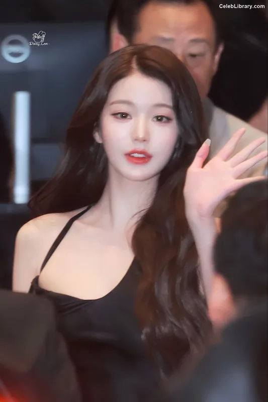 Jang Won-young  장원영 WONYOUNG photo 12 of 5846