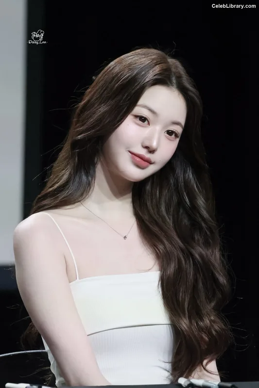 Jang Won-young  장원영 WONYOUNG photo 15 of 5846