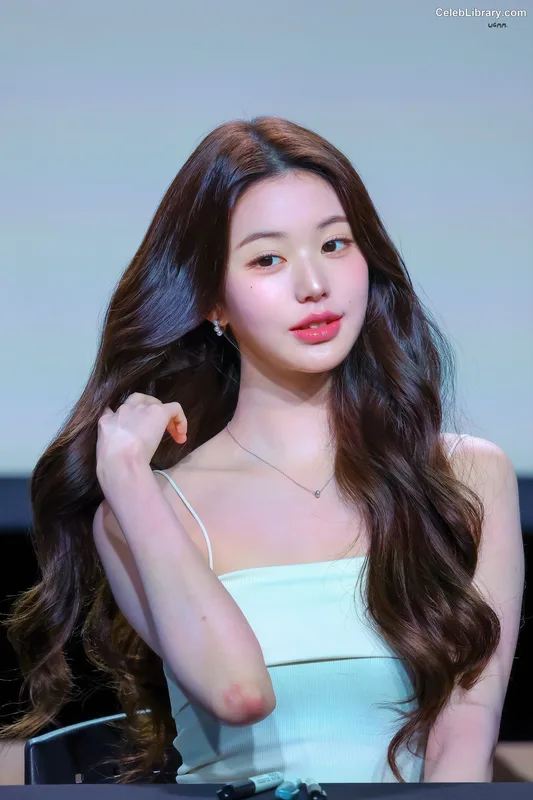 Jang Won-young  장원영 WONYOUNG photo 18 of 5846