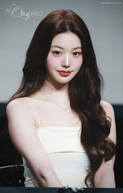 Jang Won-young  장원영 WONYOUNG photo 19 of 5846