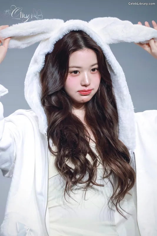 Jang Won-young 장원영 WONYOUNG photo 2 of 5846