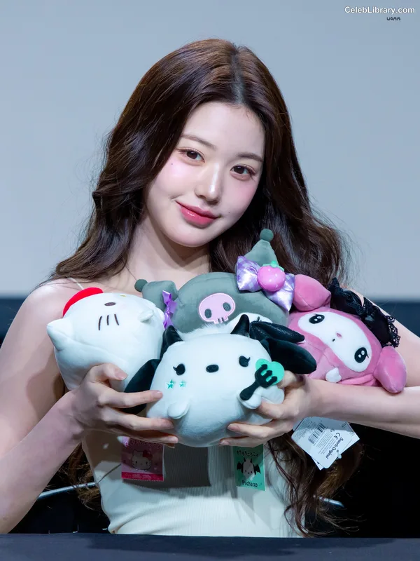 Jang Won-young 장원영 WONYOUNG photo 11 of 5846