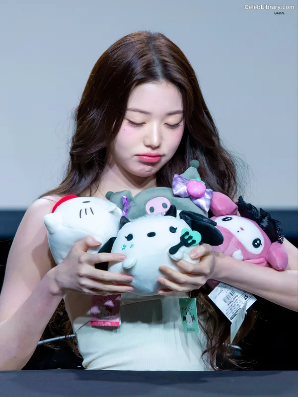 Jang Won-young 장원영 WONYOUNG photo 12 of 5846