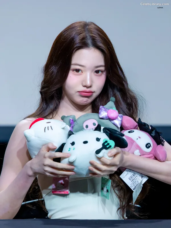 Jang Won-young 장원영 WONYOUNG photo 13 of 5846