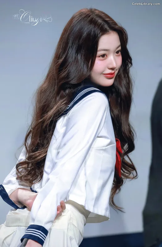 Jang Won-young 장원영 WONYOUNG photo 20 of 5846
