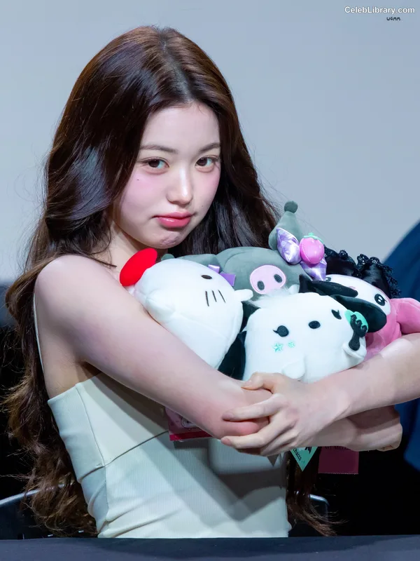 Jang Won-young 장원영 WONYOUNG photo 23 of 5846