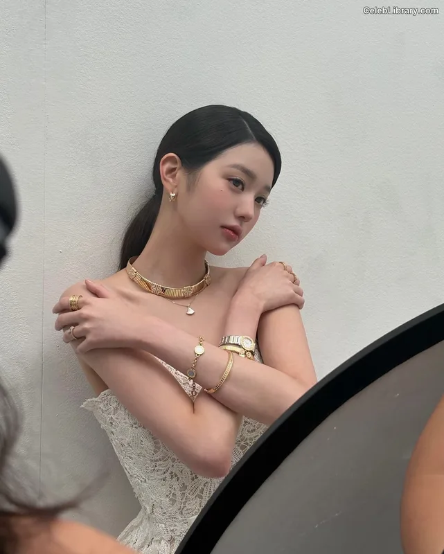 Jang Won-young 장원영 WONYOUNG photo 19 of 5846