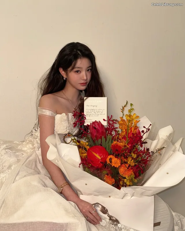 Jang Won-young 장원영 WONYOUNG photo 21 of 5846