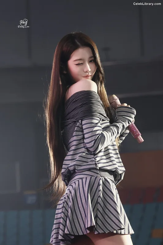 Jang Won-young 장원영 WONYOUNG photo 10 of 5846