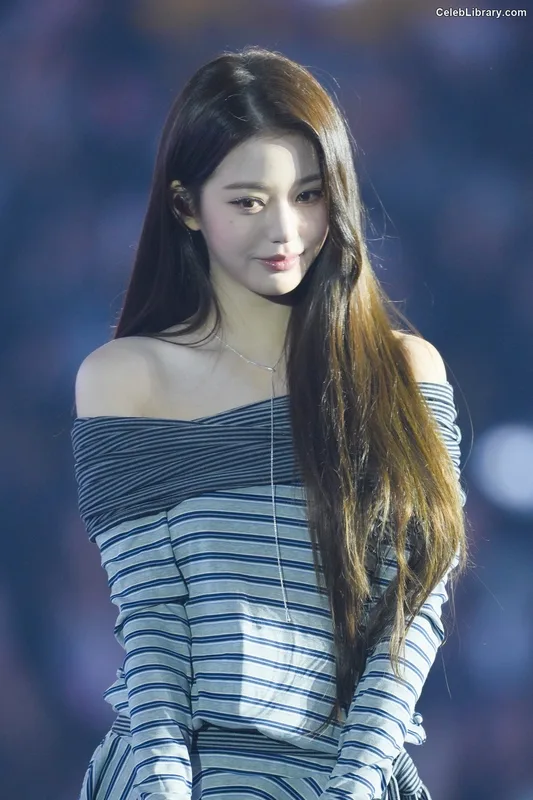 Jang Won-young 장원영 WONYOUNG photo 12 of 5846