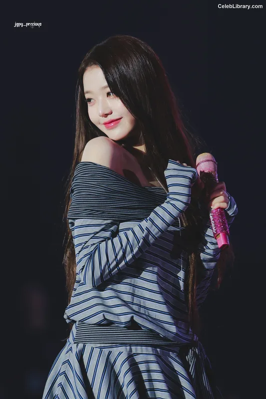 Jang Won-young 장원영 WONYOUNG photo 16 of 5846