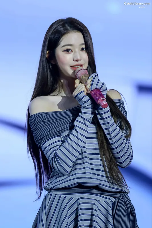 Jang Won-young 장원영 WONYOUNG photo 21 of 5846