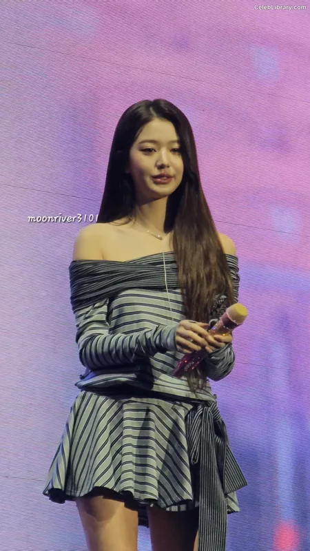 Jang Won-young 장원영 WONYOUNG photo 24 of 5846