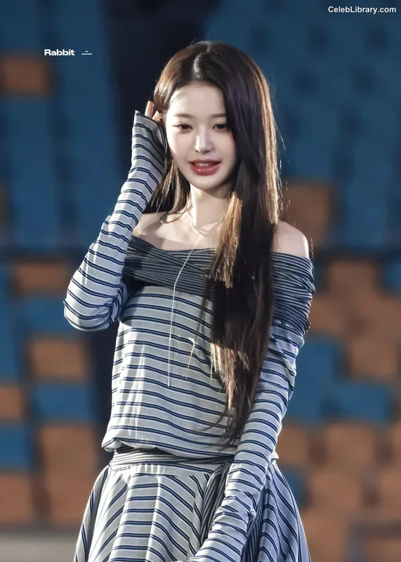 Jang Won-young 장원영 WONYOUNG photo 1 of 5846