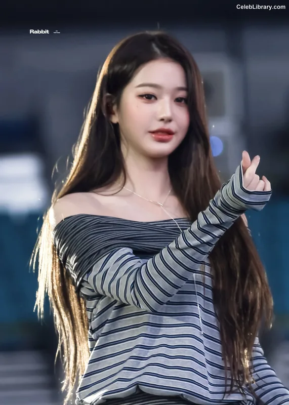 Jang Won-young 장원영 WONYOUNG photo 5 of 5846