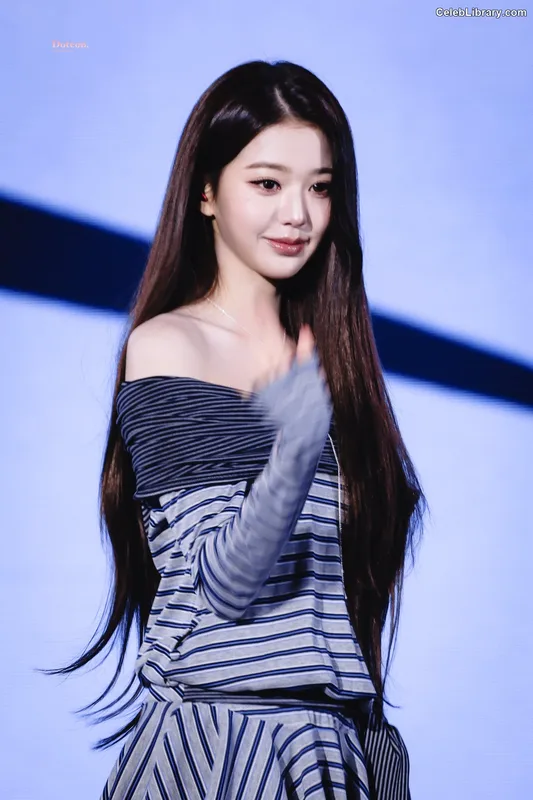 Jang Won-young 장원영 WONYOUNG photo 20 of 5846