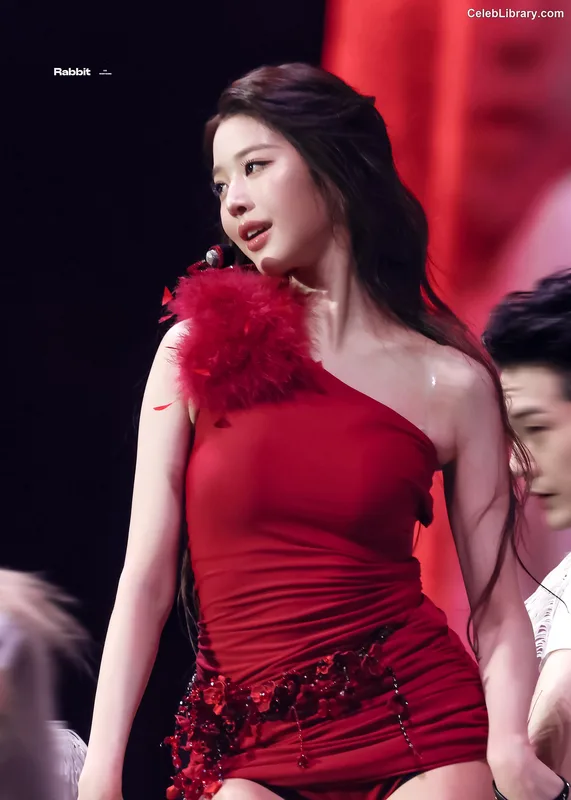Jang Won-young 장원영 WONYOUNG photo 17 of 5846