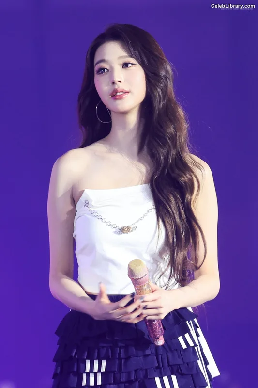 Jang Won-young 장원영 WONYOUNG photo 22 of 5846