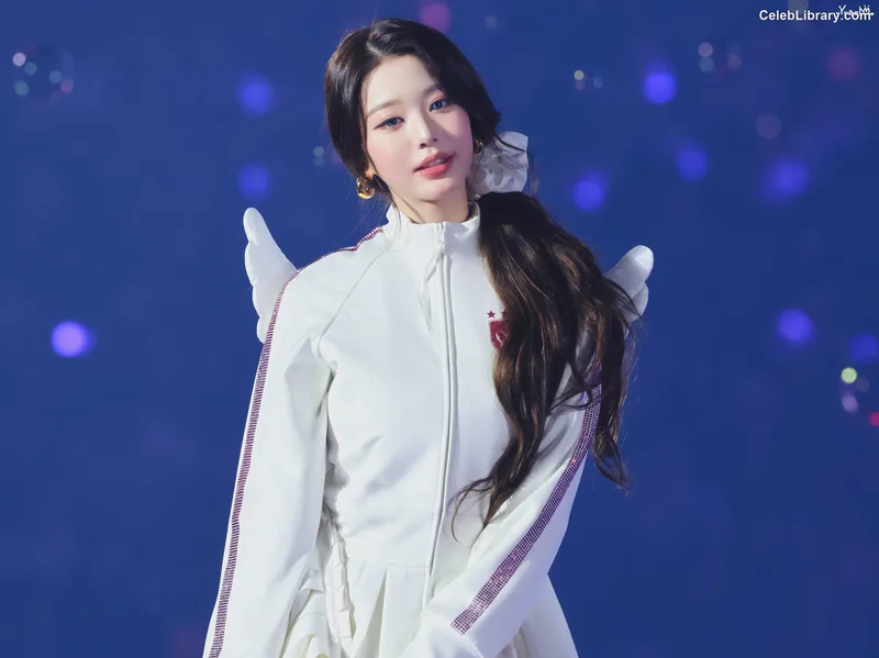 Jang Won-young 장원영 WONYOUNG photo 23 of 5846