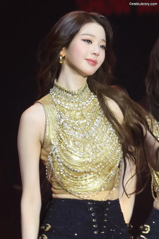 Jang Won-young 장원영 WONYOUNG photo 1 of 5846