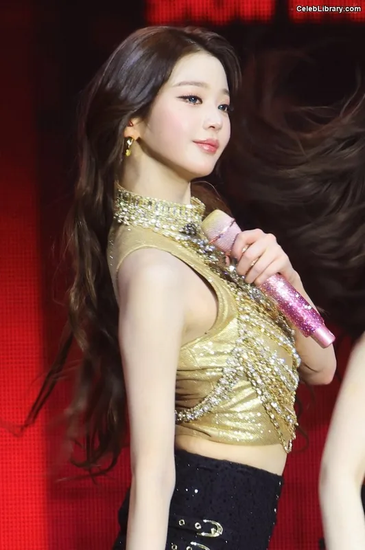 Jang Won-young 장원영 WONYOUNG photo 3 of 5846