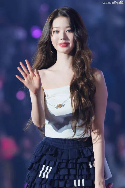 Jang Won-young 장원영 WONYOUNG photo 9 of 5846