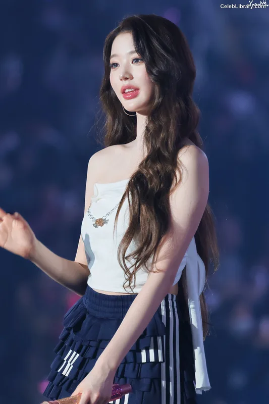 Jang Won-young 장원영 WONYOUNG photo 11 of 5846