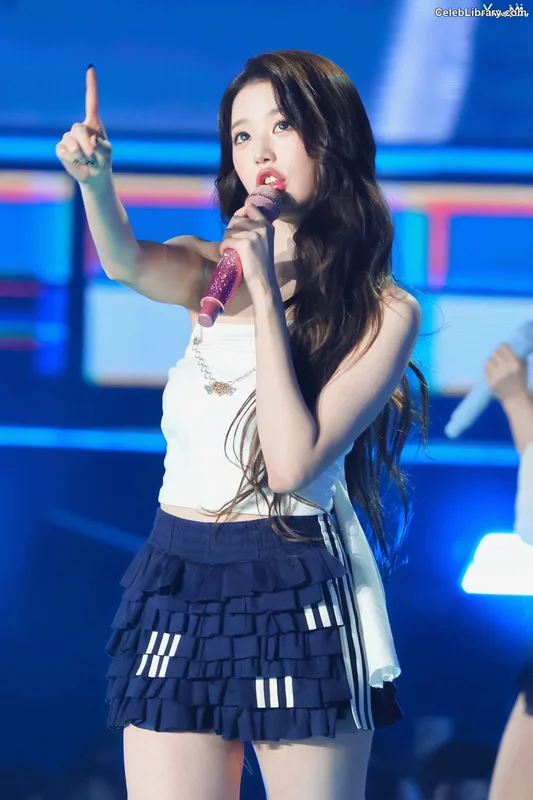 Jang Won-young 장원영 WONYOUNG photo 15 of 5846