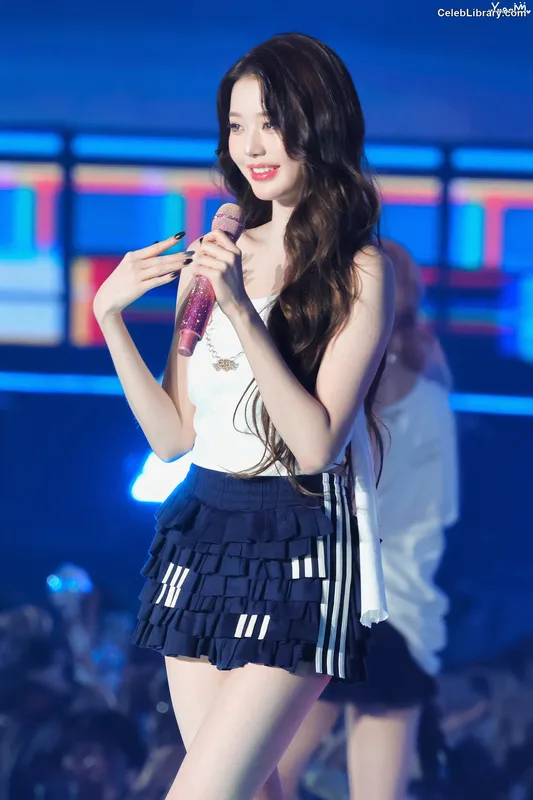 Jang Won-young 장원영 WONYOUNG photo 16 of 5846