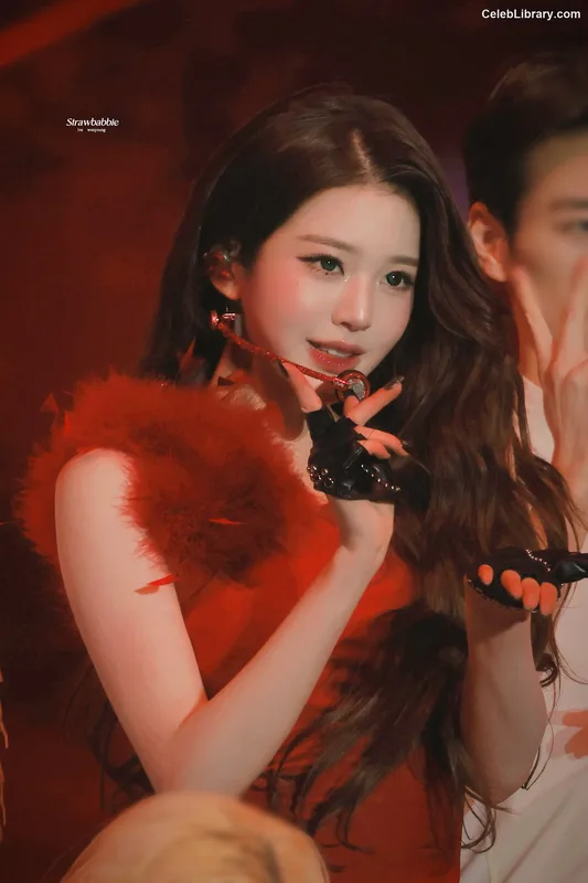 Jang Won-young 장원영 WONYOUNG photo 18 of 5846