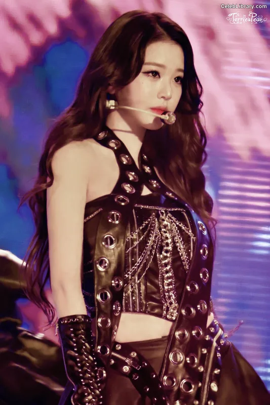 Jang Won-young 장원영 WONYOUNG photo 24 of 5846