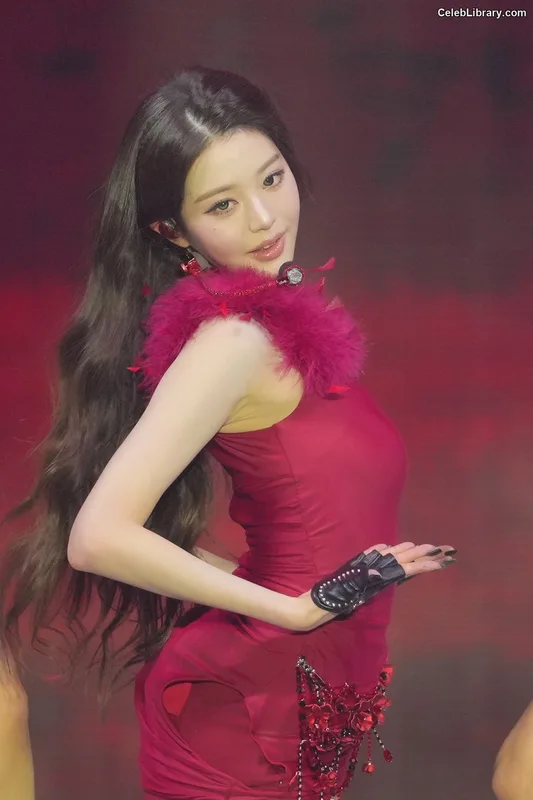 Jang Won-young  장원영 WONYOUNG photo 5 of 5846