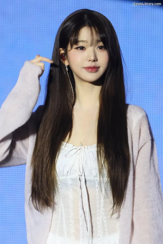 Jang Won-young  장원영 WONYOUNG photo 9 of 5846