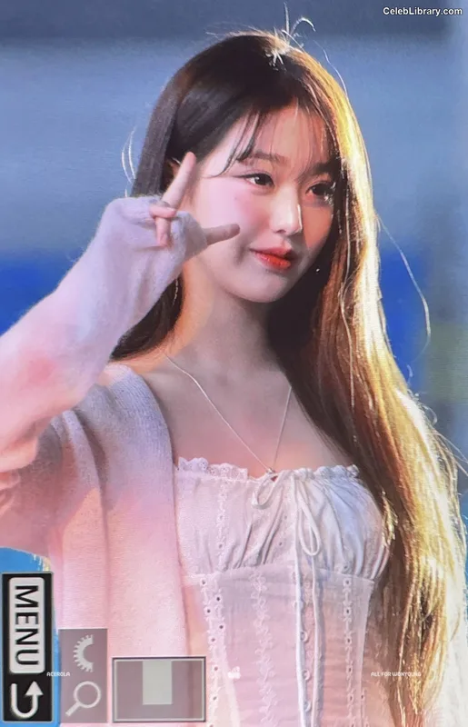 Jang Won-young  장원영 WONYOUNG photo 11 of 5846