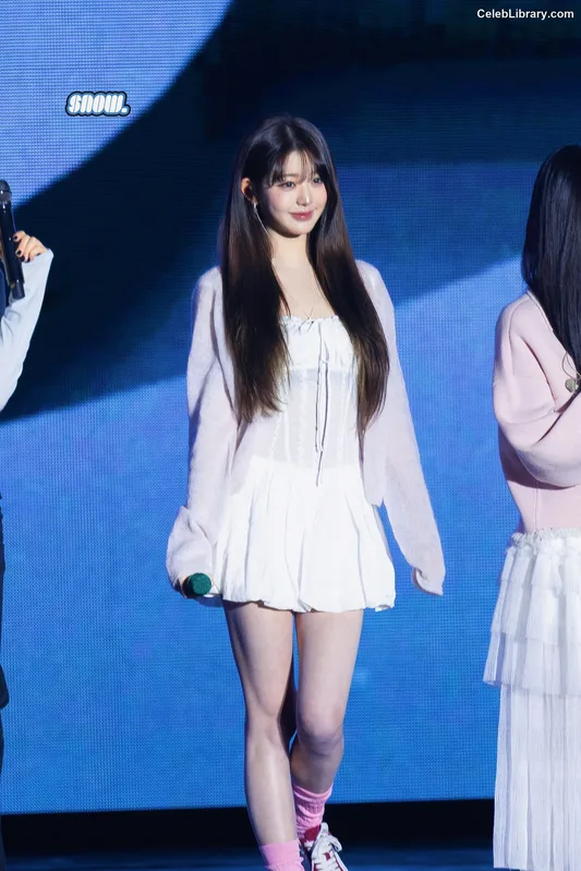Jang Won-young  장원영 WONYOUNG photo 18 of 5846