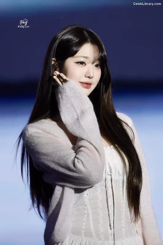 Jang Won-young  장원영 WONYOUNG photo 2 of 5846