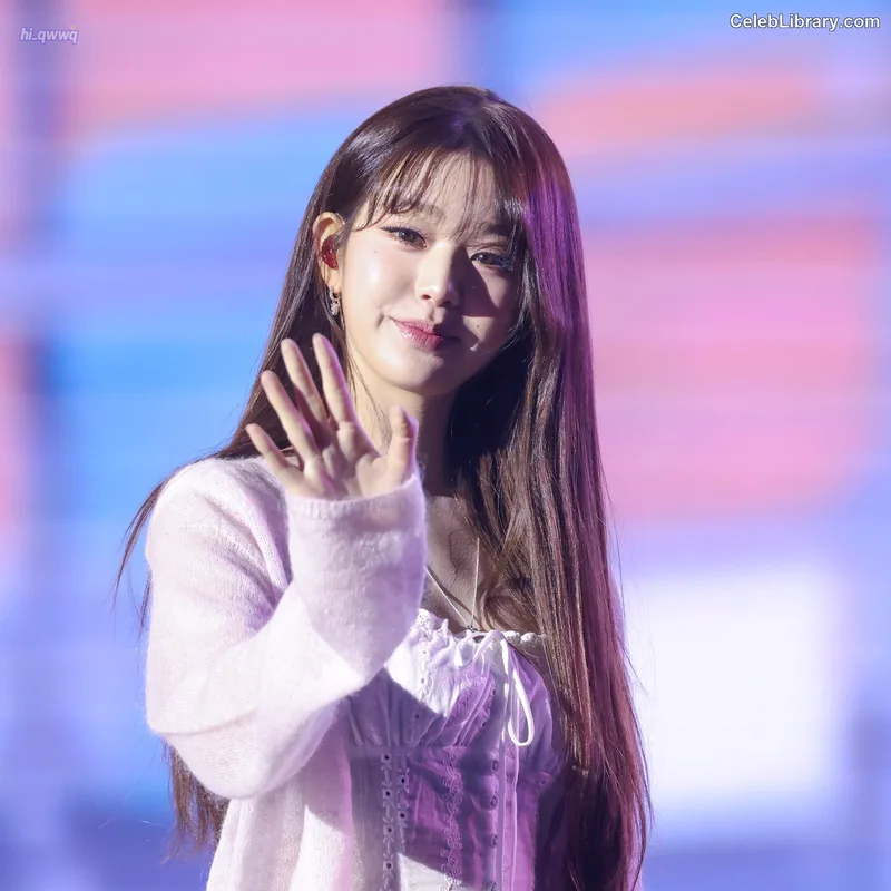 Jang Won-young  장원영 WONYOUNG photo 3 of 5846