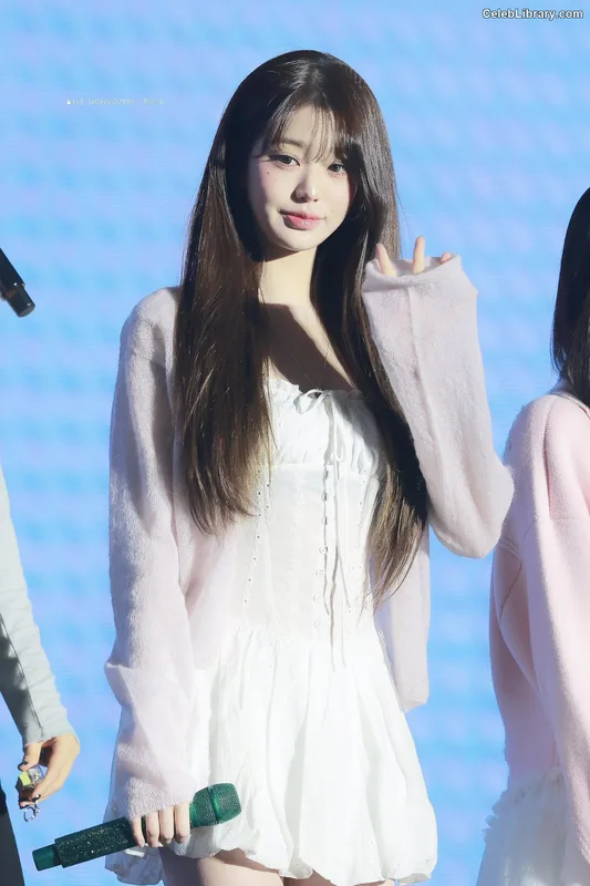 Jang Won-young  장원영 WONYOUNG photo 5 of 5846