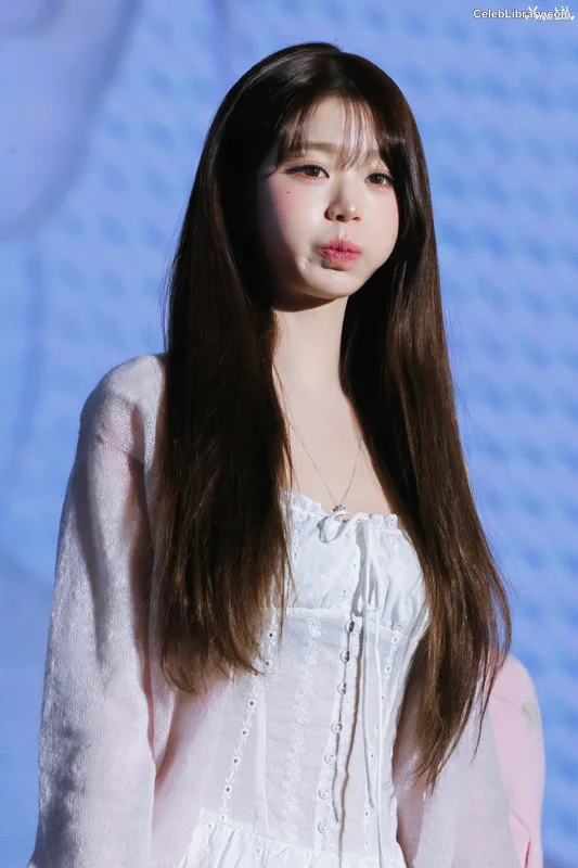 Jang Won-young  장원영 WONYOUNG photo 9 of 5846