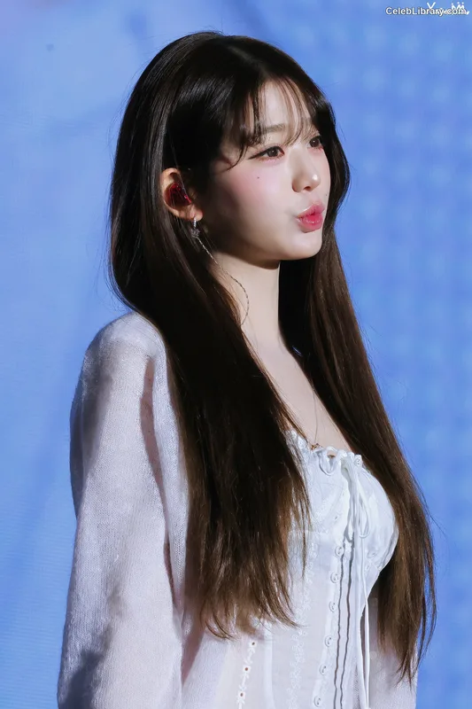 Jang Won-young  장원영 WONYOUNG photo 10 of 5846
