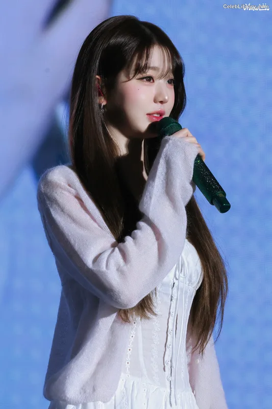 Jang Won-young  장원영 WONYOUNG photo 11 of 5846