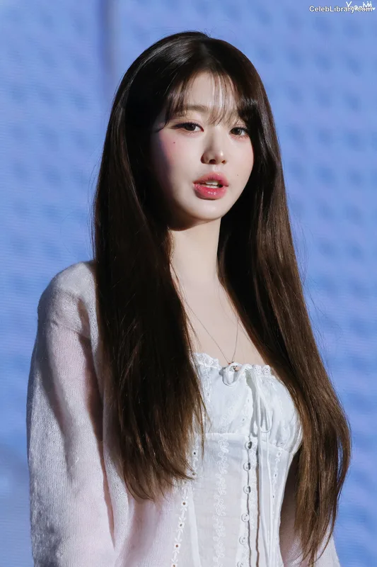 Jang Won-young  장원영 WONYOUNG photo 12 of 5846