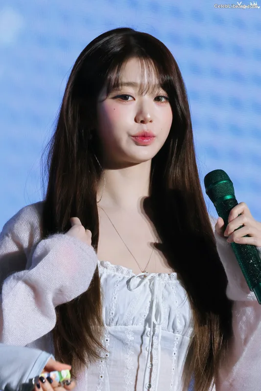 Jang Won-young  장원영 WONYOUNG photo 13 of 5846